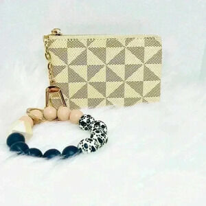 Lorraine Zippered Card Coin Case in Cream